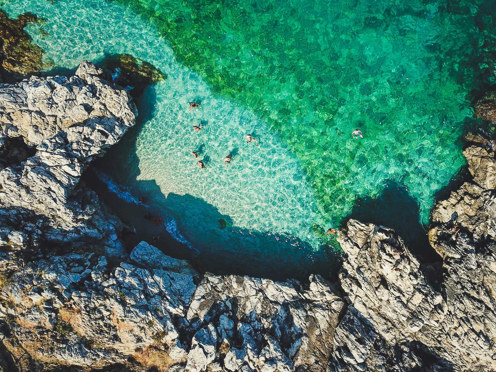 Vue aérienne de la réserve dello Zingaro en Sicile © Gennaro Diego
