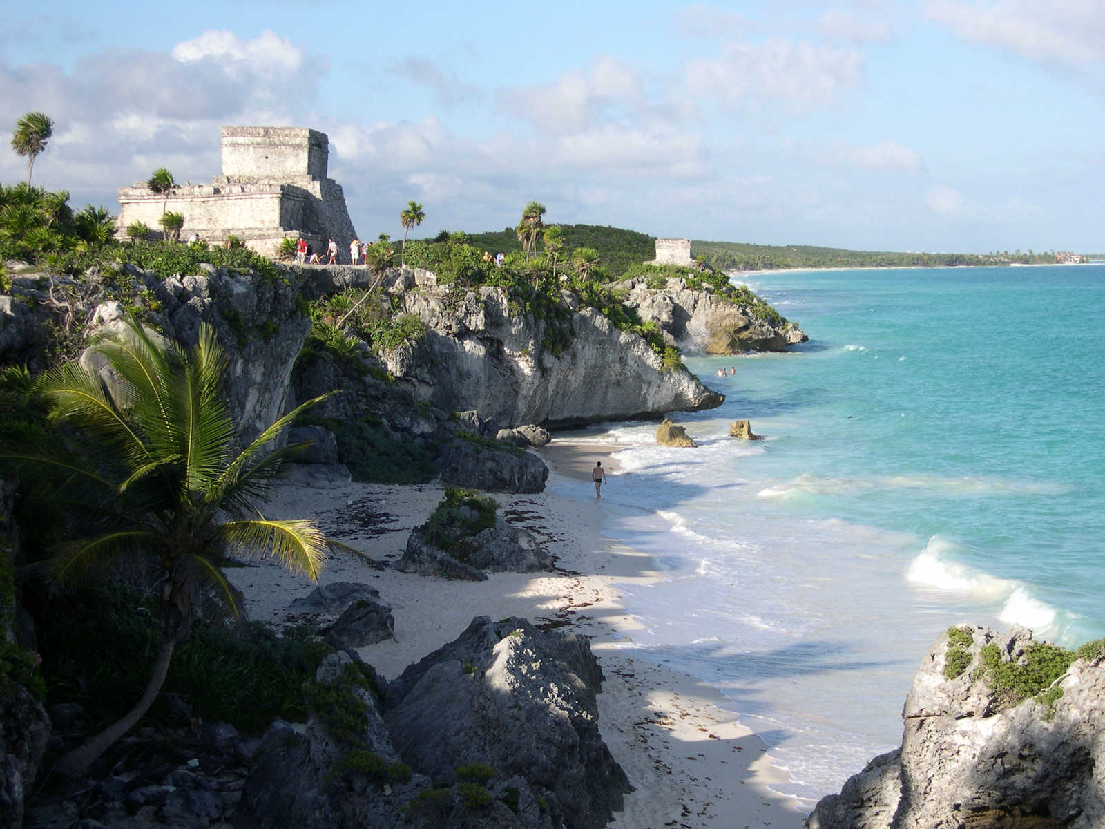 vue aérienne sur Tulum sa plage et ses ruines, Ville au Mexique © D. BRUNO