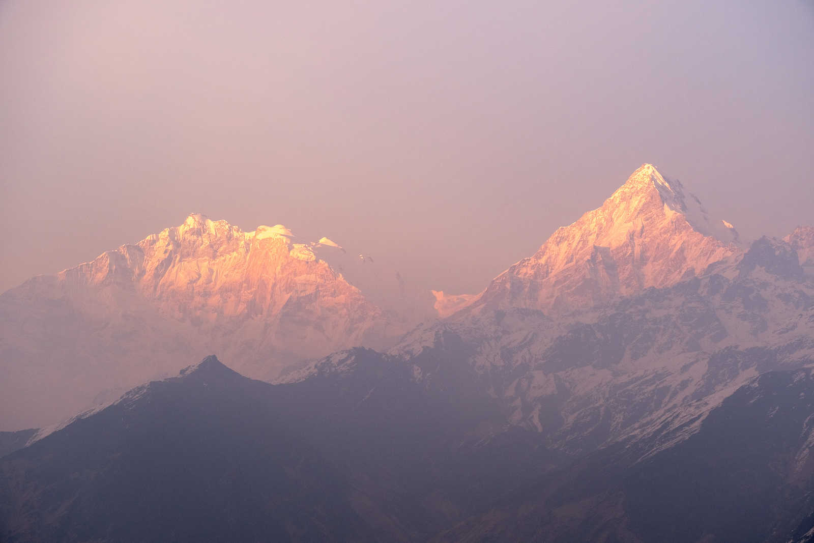 Vue sur Annapurna pendant le lever de soleil au Népal © Quillévéré Yann