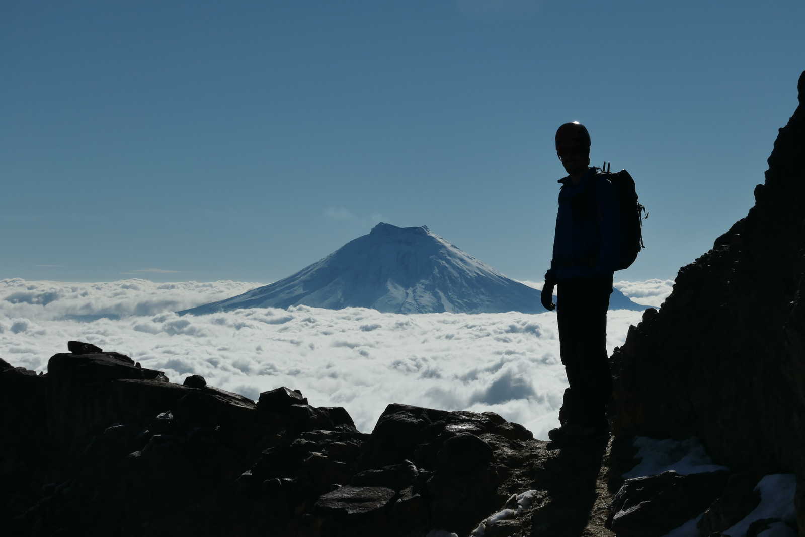 Vue sur le Cotopaxi depuis Illiniza Norte en Equateur © Feuillet Benjamin