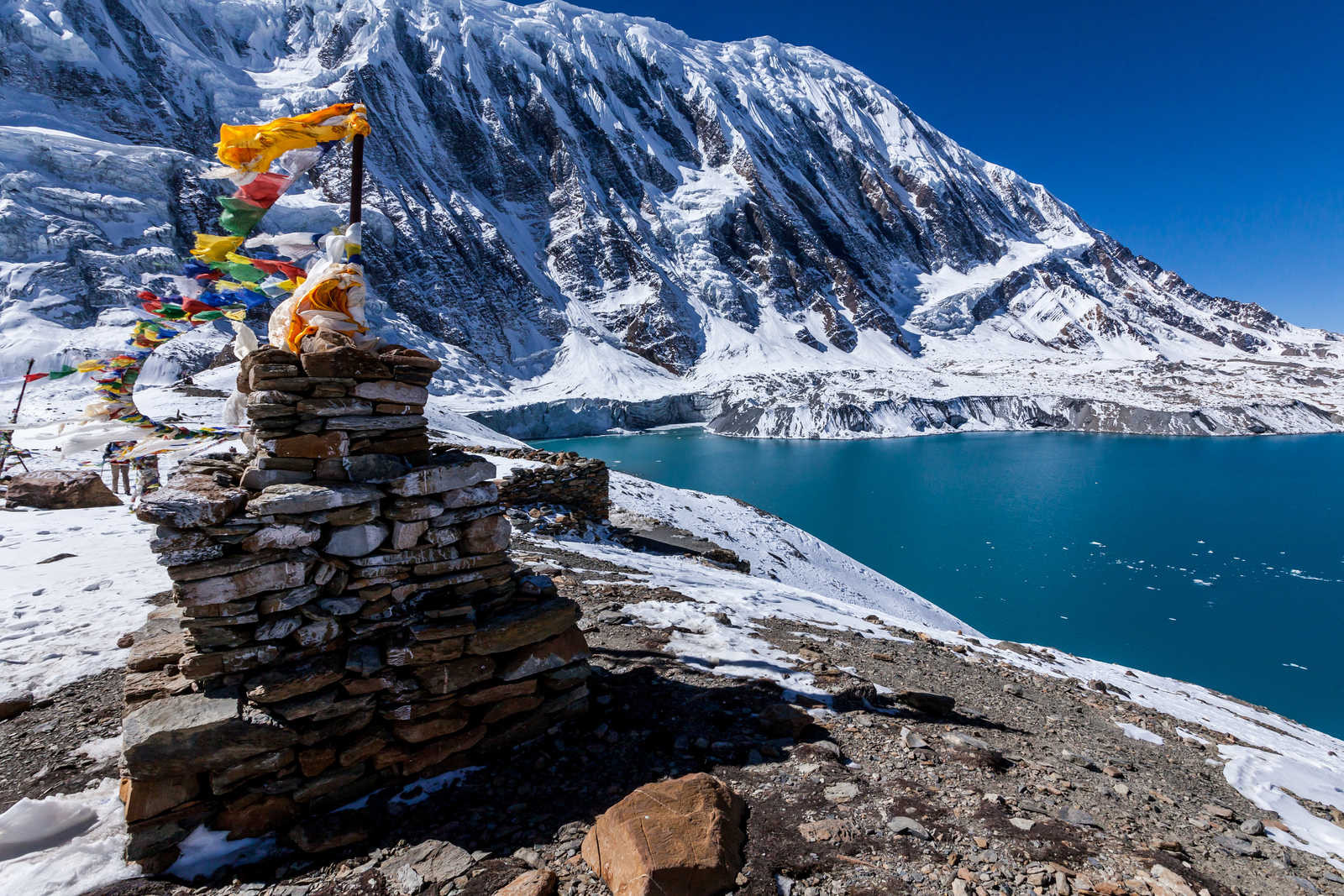 Vue sur le lac Tilicho au Népal © Victoria