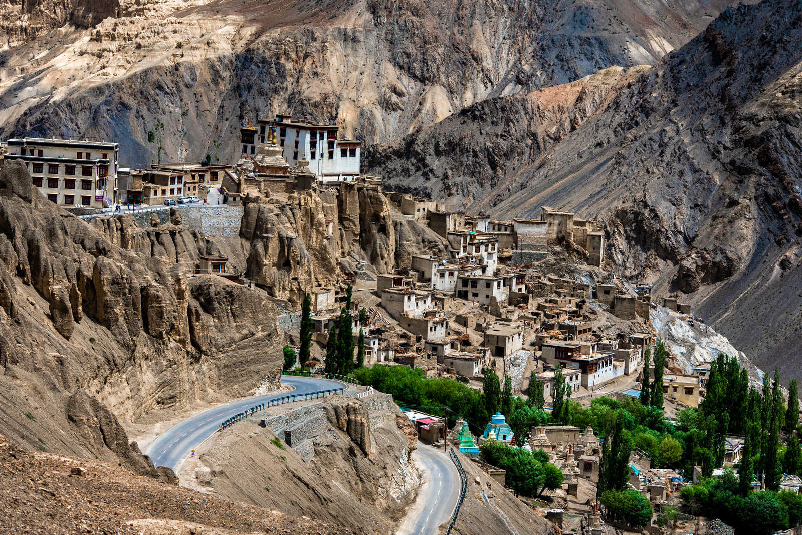 Vue sur le monastère de Lamayuru à Leh © May_Chanikran