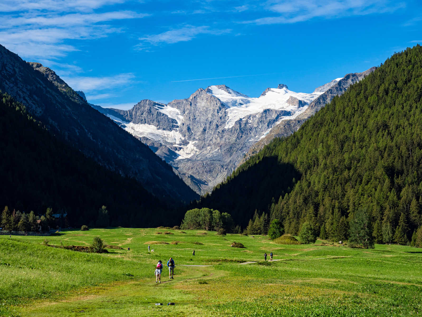 vue sur le sommet du Grand paradis © Nikovfrmoto