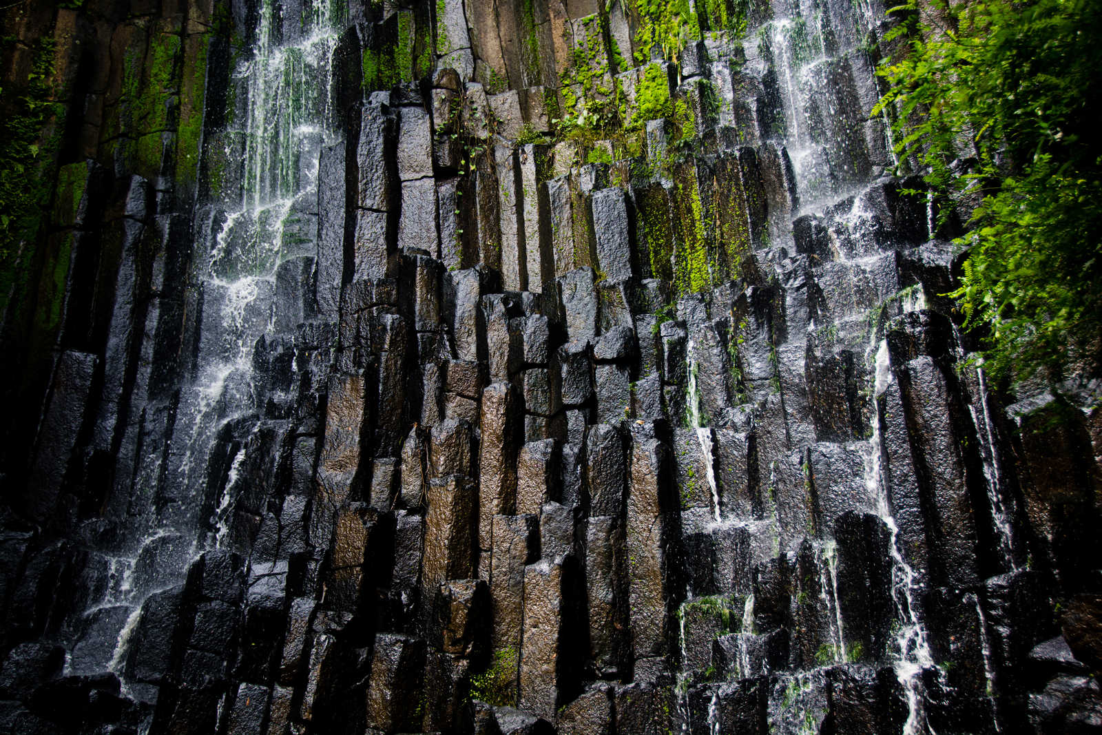 waterfall-over-rectangle-stones-suchitoto-el-salvador © Mcdonald Michelle