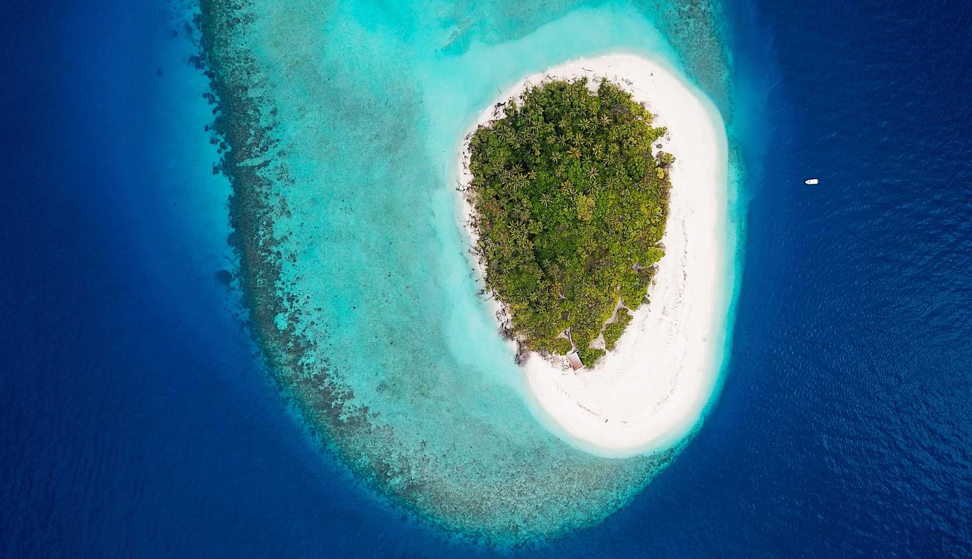 Atoll Baa inhabité aux Maldives