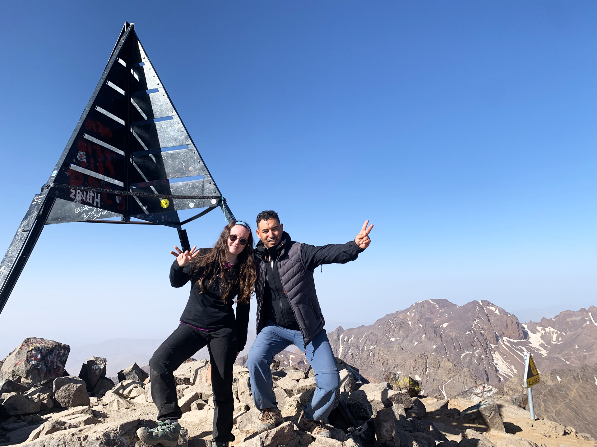 Axelle et Saïd au sommet du Toubkal, Maroc