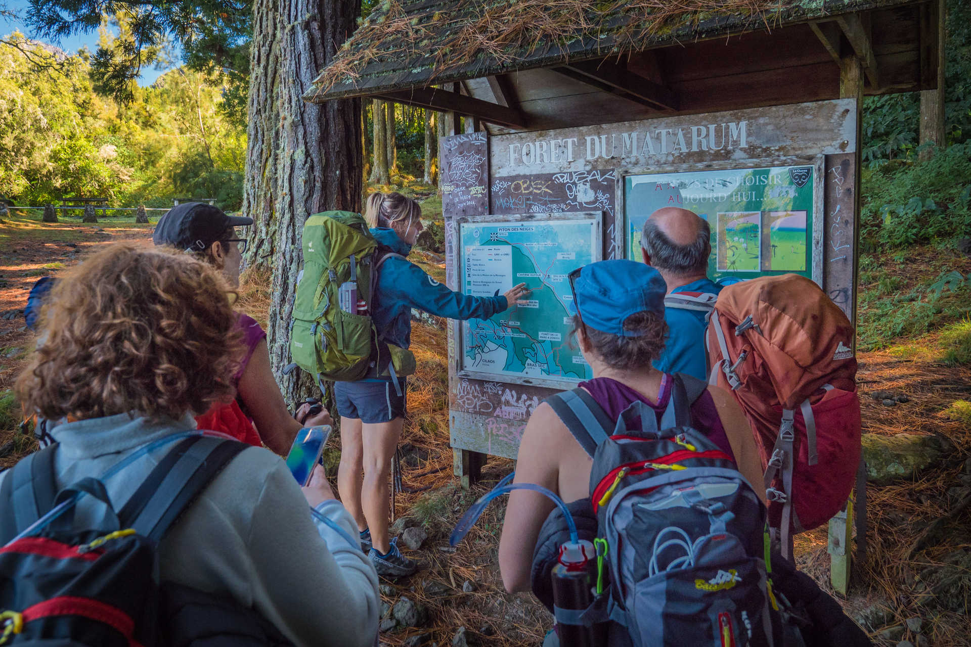 Briefing d'avant randonnée à la Réunion