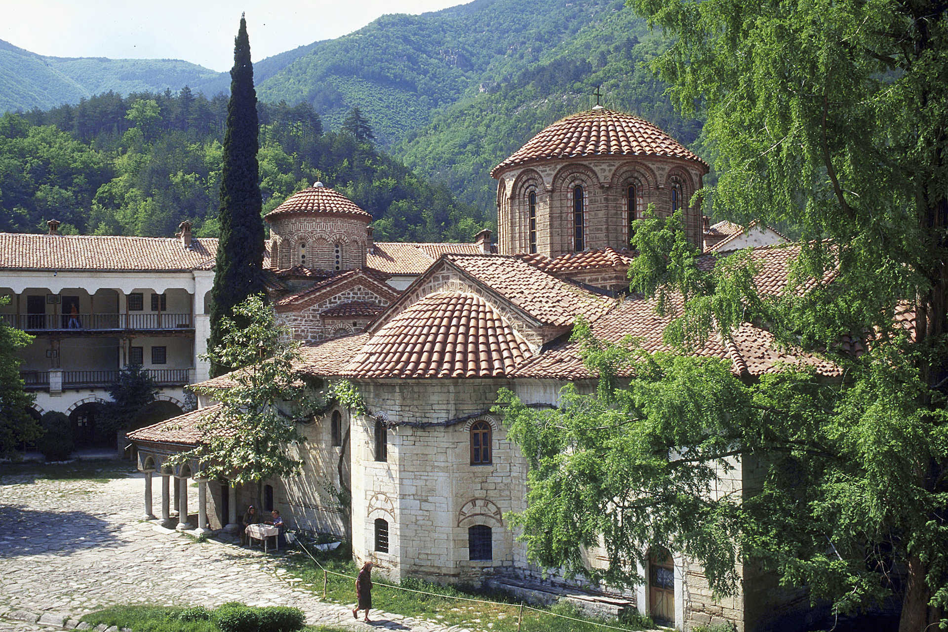 Bulgarie, Massif des Rhodopes, monastère de Batchkovo - © Girafoto Geoffray Bulgarie, Massif des Rhodopes, monastère de Batchkovo
