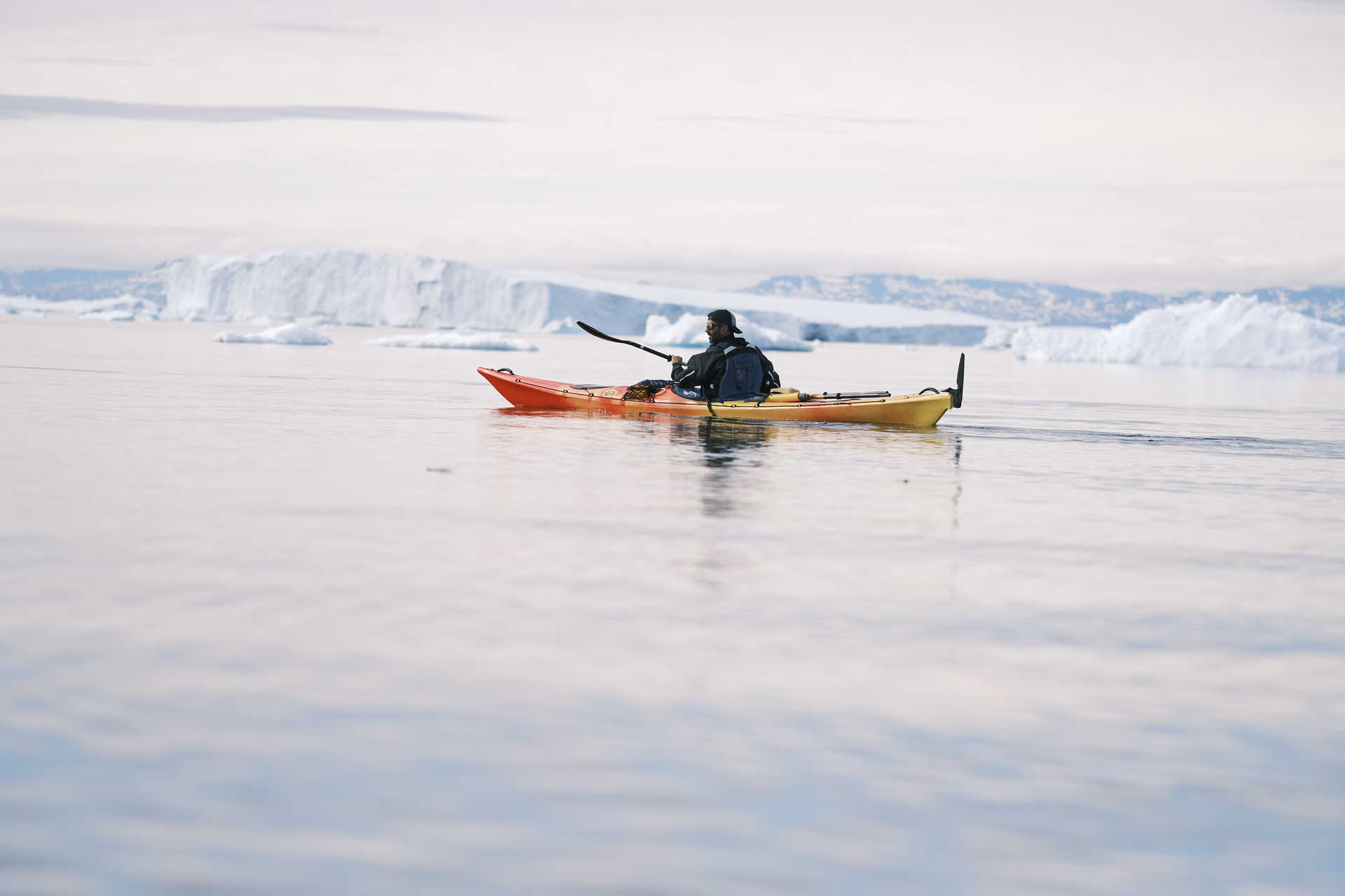 Charles Ariza, guide 66°Nord, en kayak en Groenland