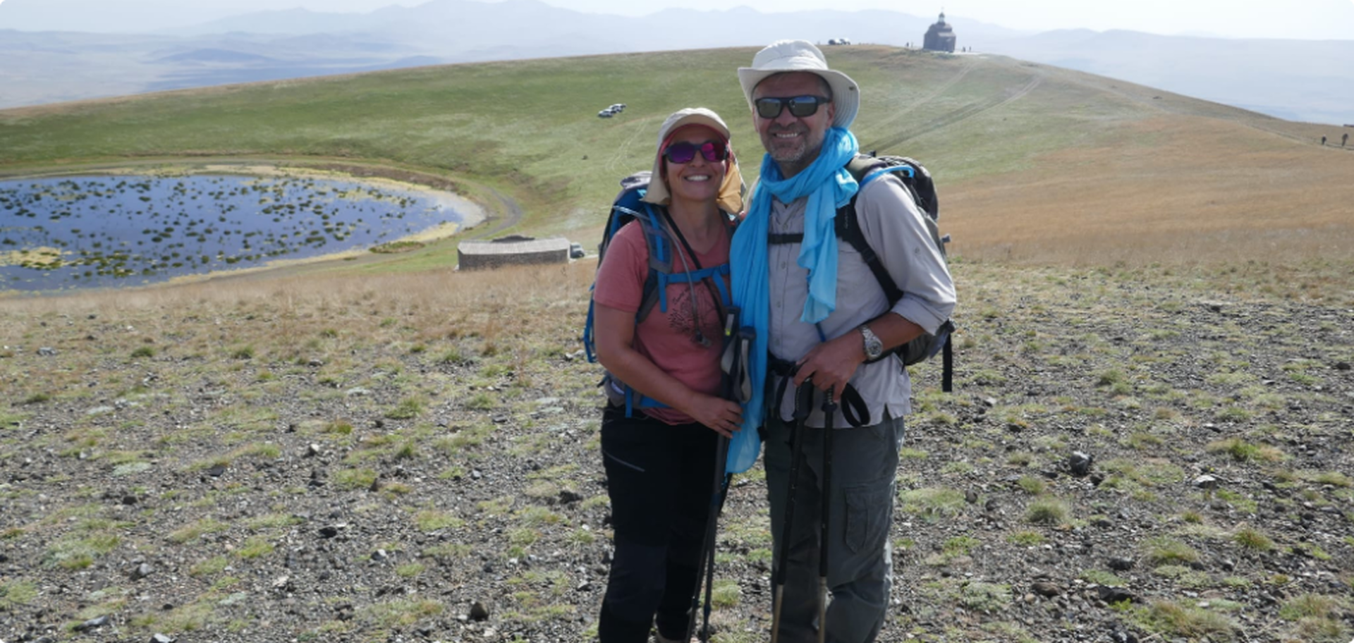 couple-de-randonneurs-en-armenie