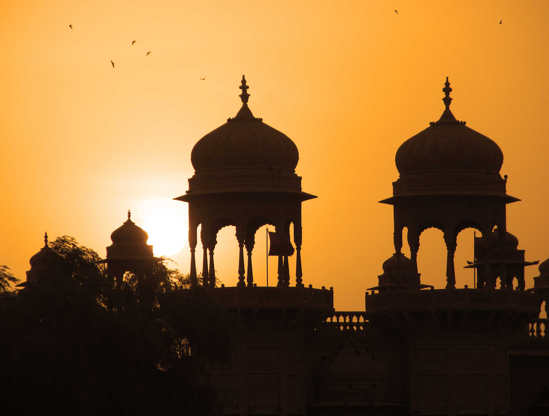 Coupoles à Jaisalmer dans la région du Rajasthan en Inde