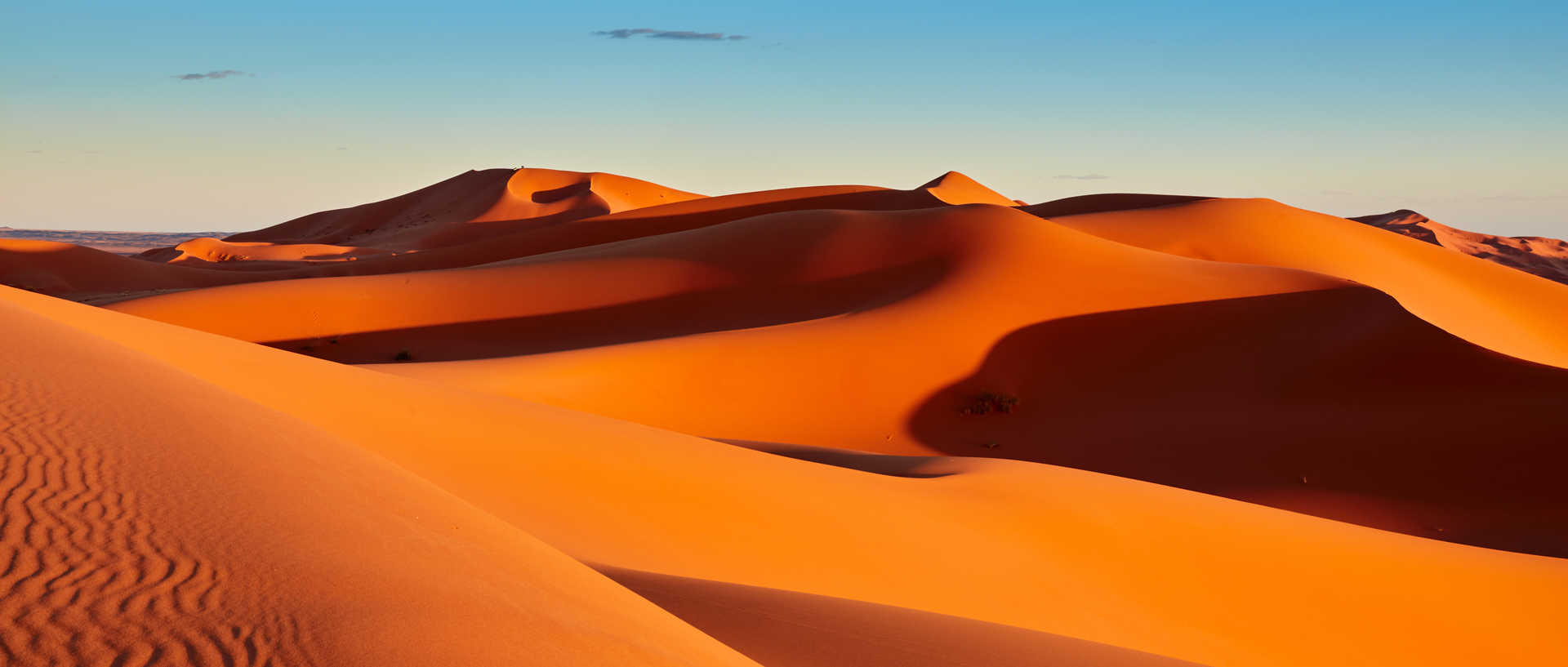 Dunes de sable dans le désert de Merzouga au Maroc