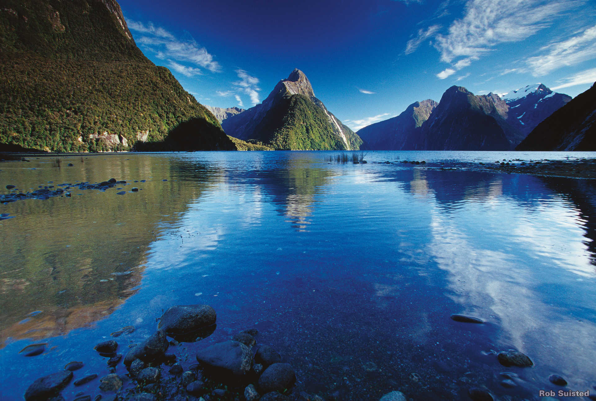 Le Milford Sound est un fjord de Nouvelle-Zélande situé dans la région de Southland de l'île du Sud.