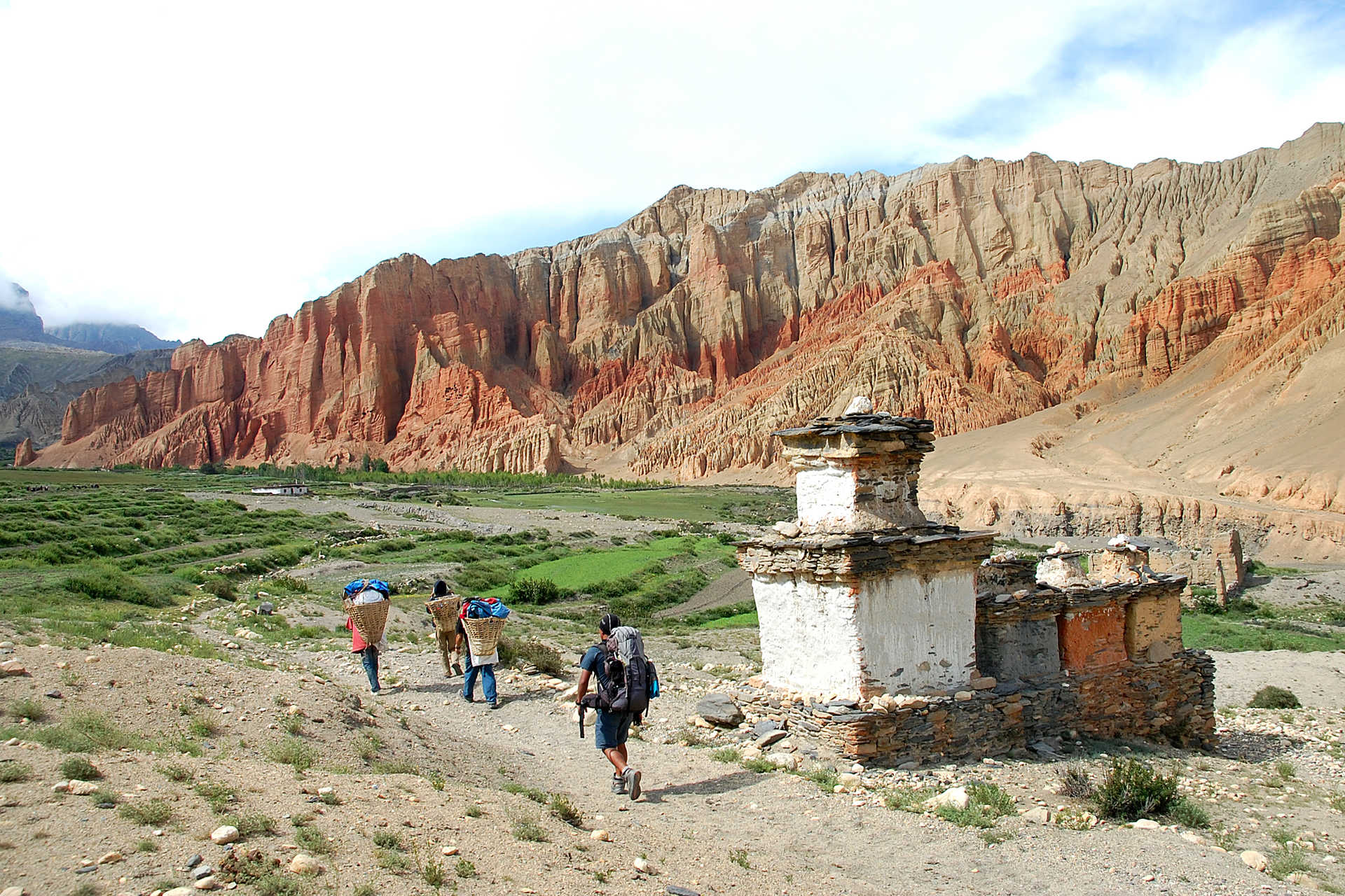Falaises de Dhakmar, dans le Haut Mustang - © E. GENTY Falaises de Dhakmar, dans le Haut Mustang