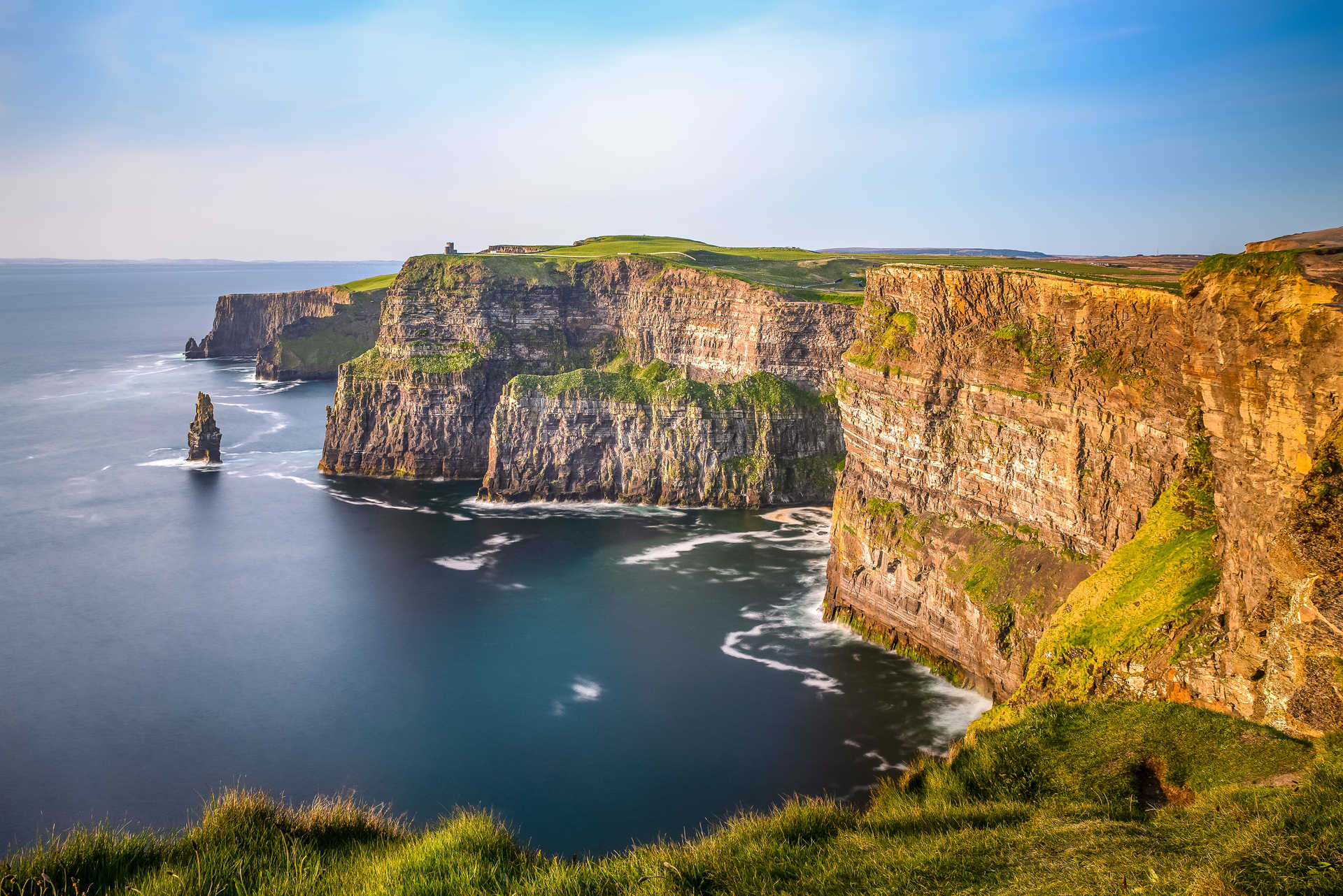 Falaises de Moher en Irlande au couché du soleil