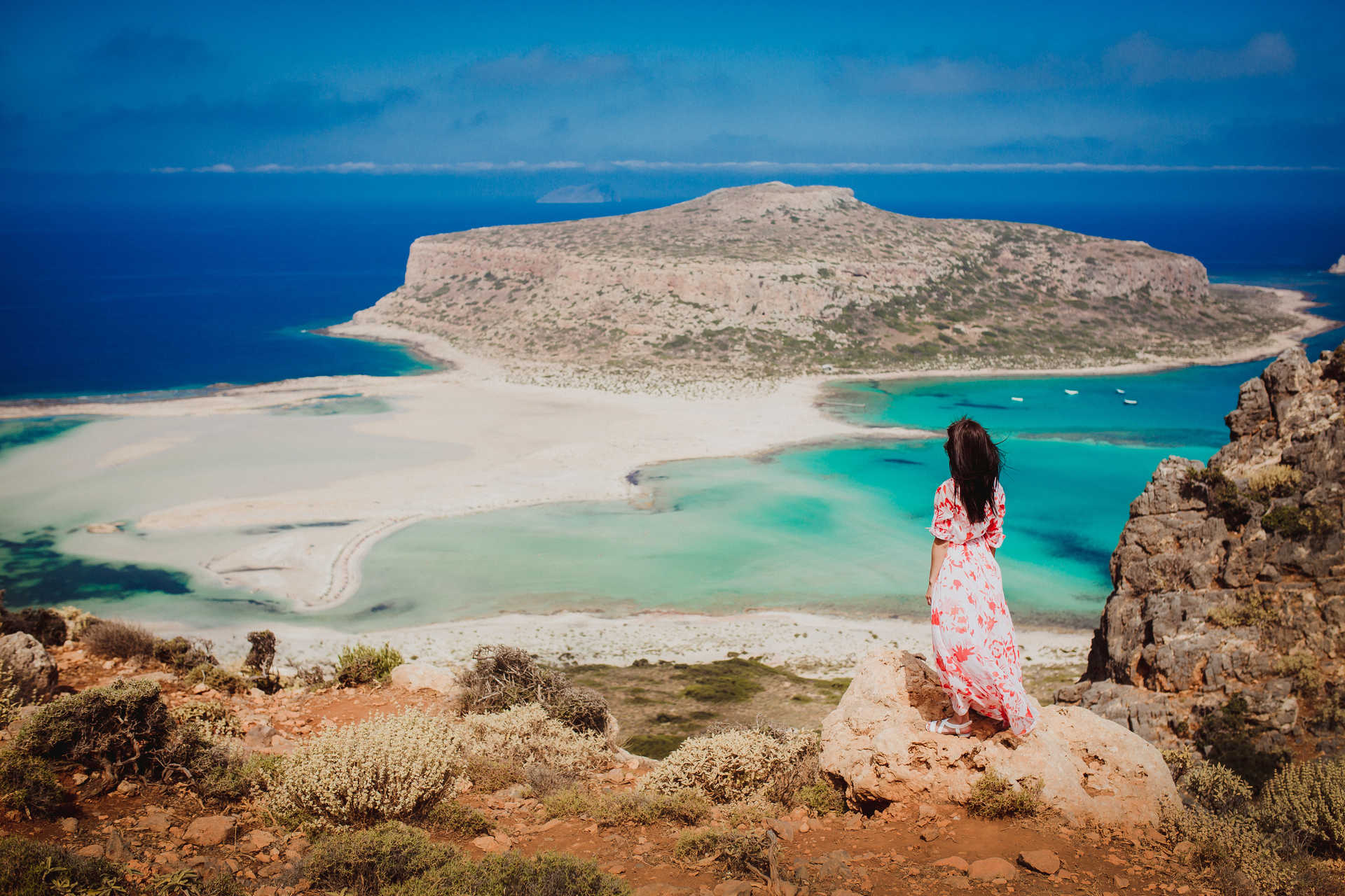 Femme au lagon de Balos en Crète  Grèce