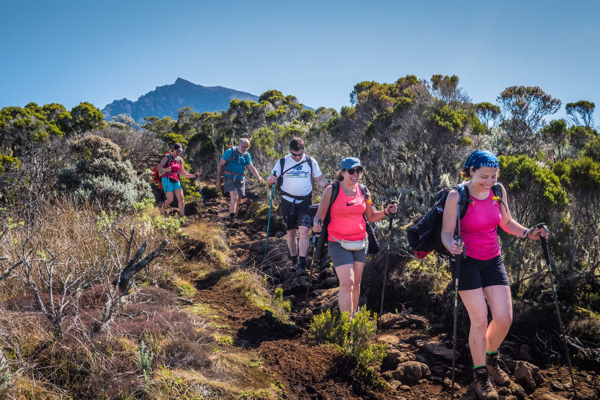 Guide et randonneurs à La Réunion