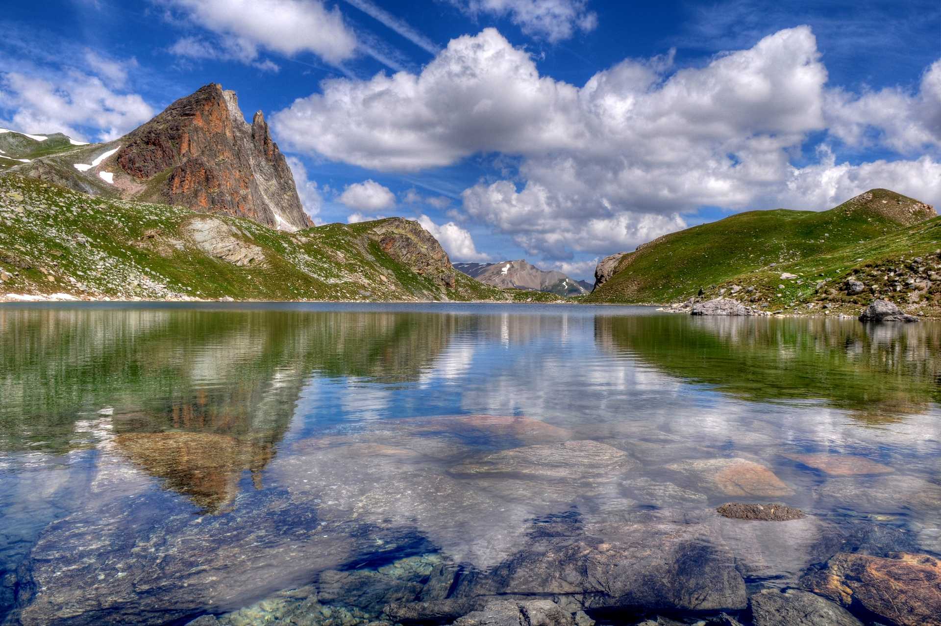 la beauté des lacs du Mercantour