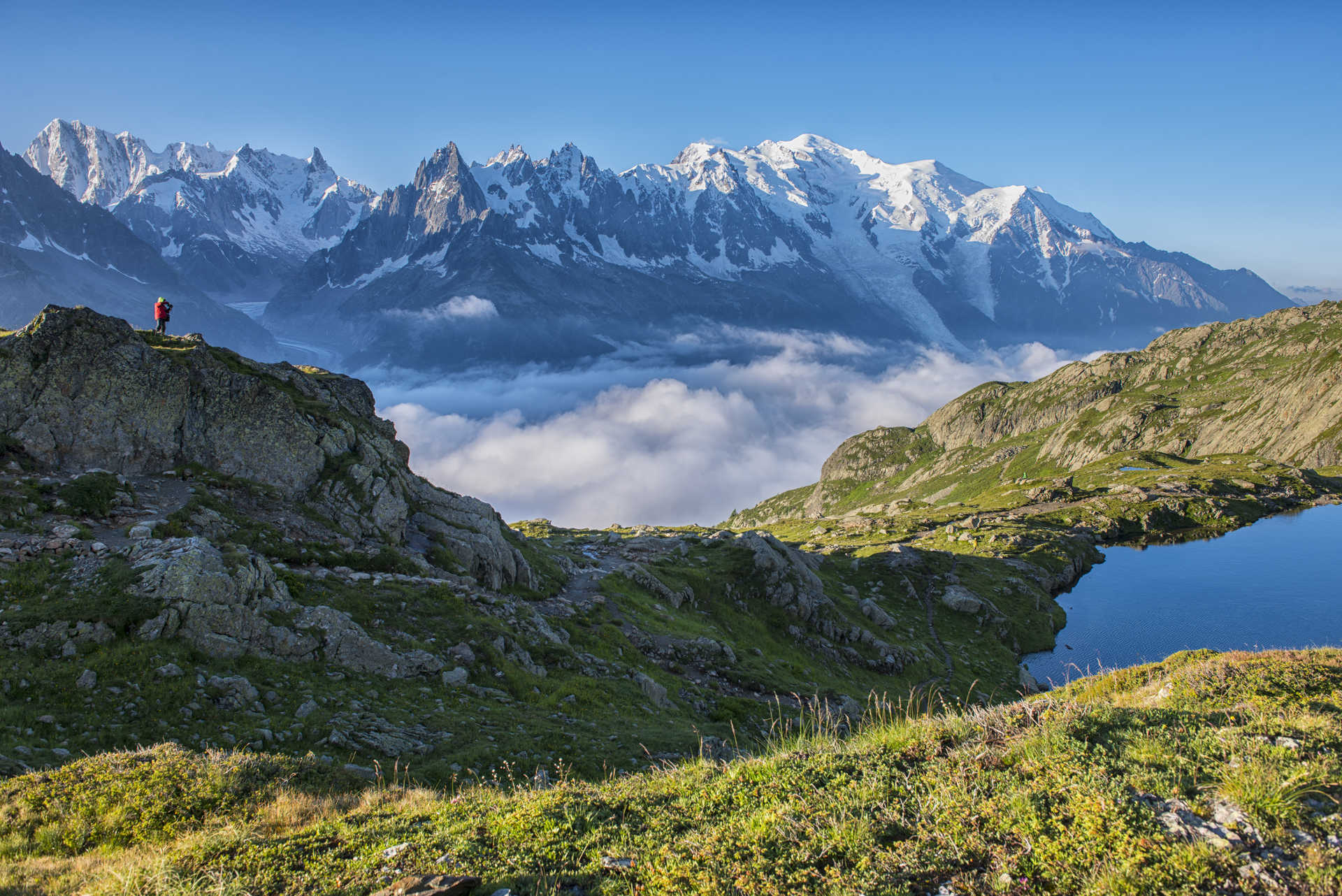 Lac Cheserys, vue sur le Massif du Mont Blanc, Alpes