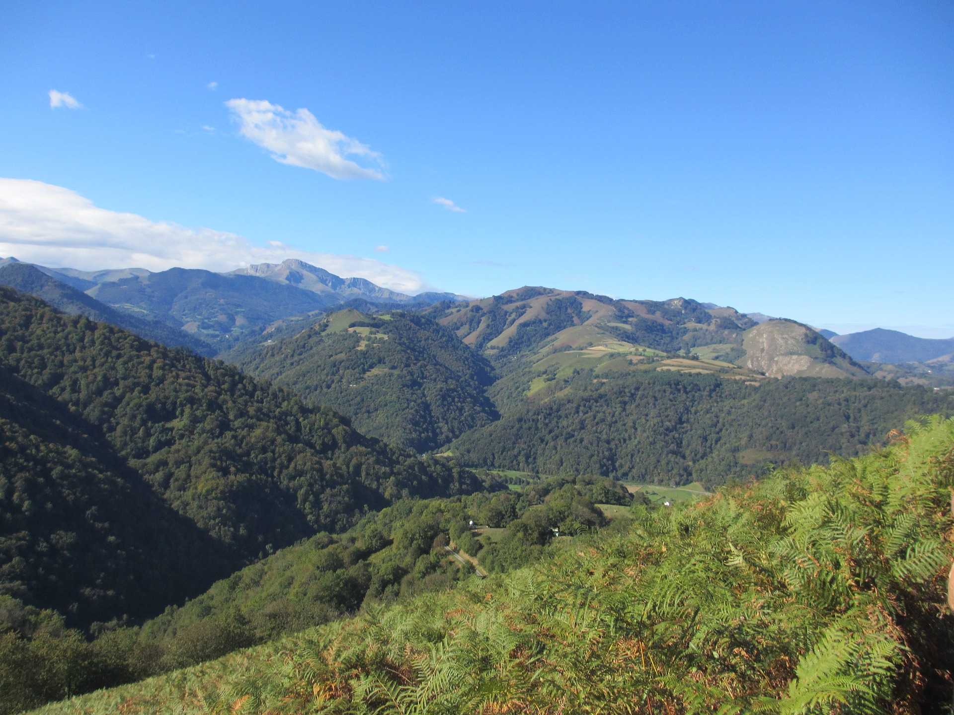 Voyage à pied : doux sommets du pays basque