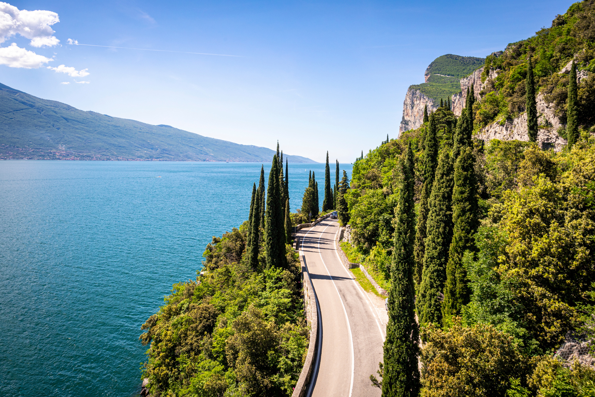 Les routes autour du lac de garde en Italie
