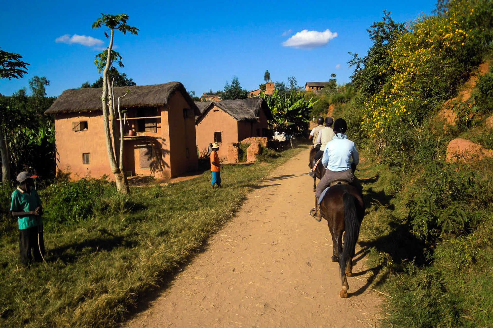 Madagascar à Cheval, village - © CHEVAL D'AVENTURE Madagascar à Cheval, village