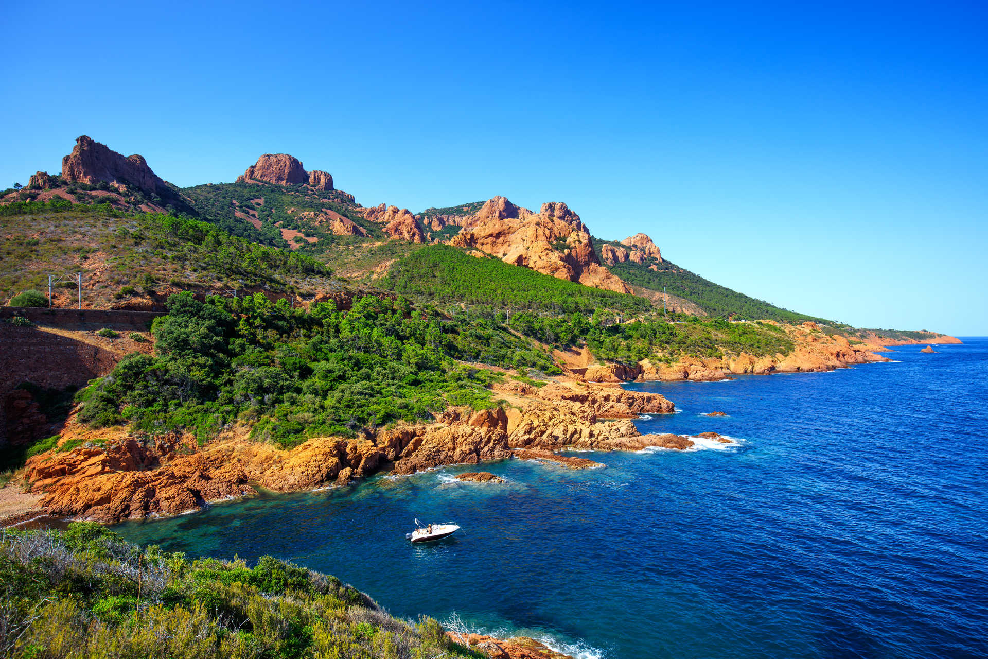 Massif de l'Esterel lors d'une randonnée - © Dufy Caroline Massif de l'Esterel lors d'une randonnée
