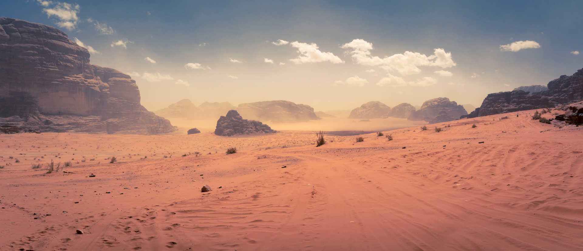 panorama du desert de Wadi Rum en Jordanie
