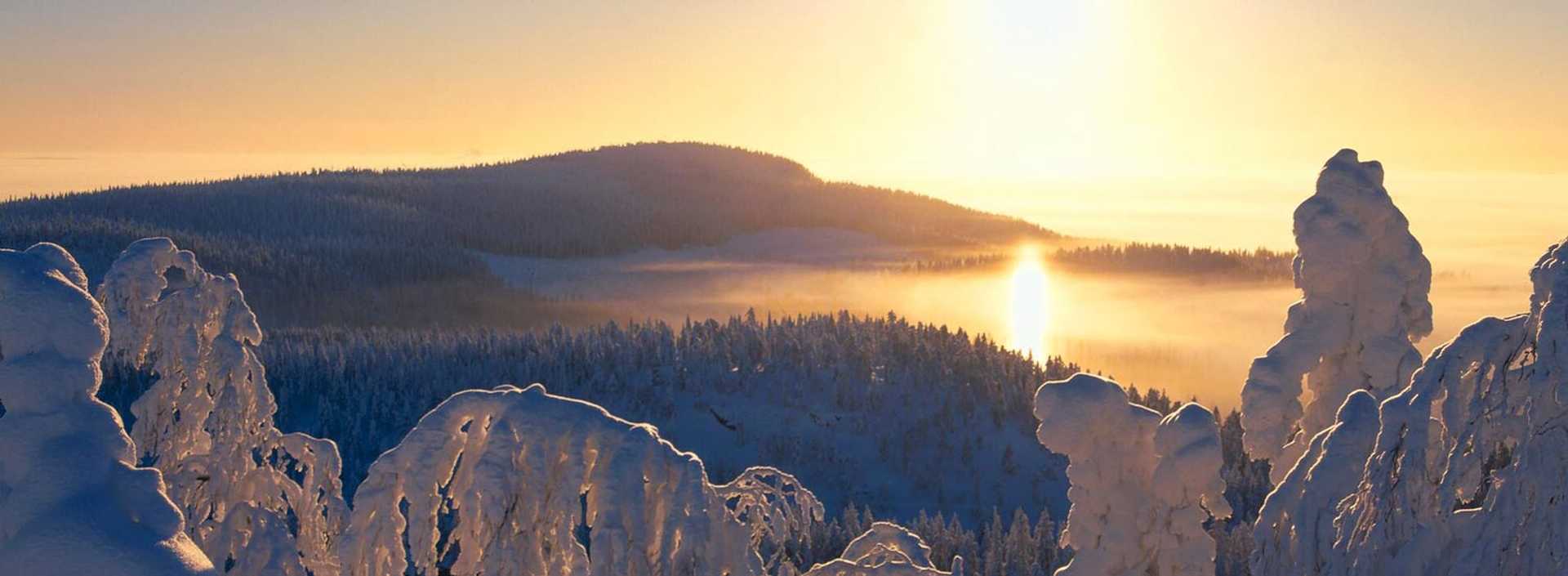 paysage en Laponie pendant le coucher de soleil en Finlande