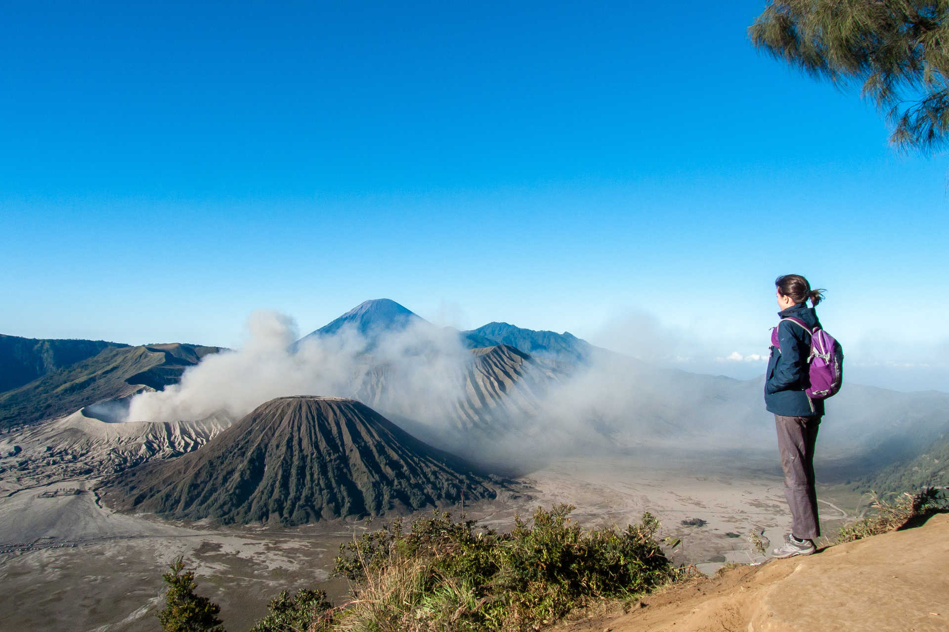 Point de vue sur les volcans d'Indonésie