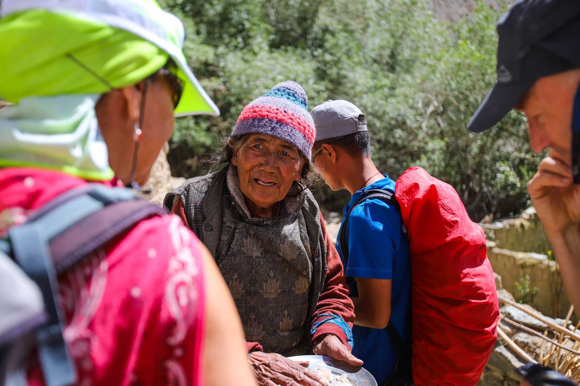 Rencontre avec une habitante locale au Ladakh en Inde Himalayenne