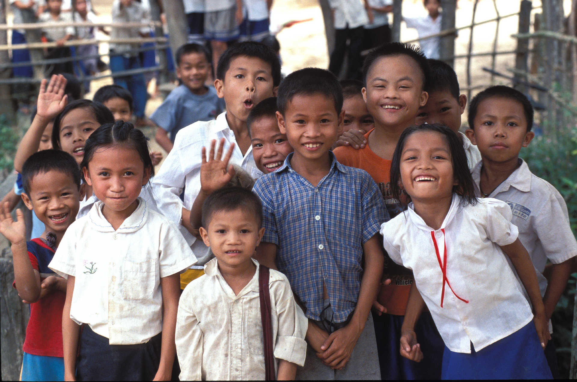 Rire et bonheur des enfants au Laos