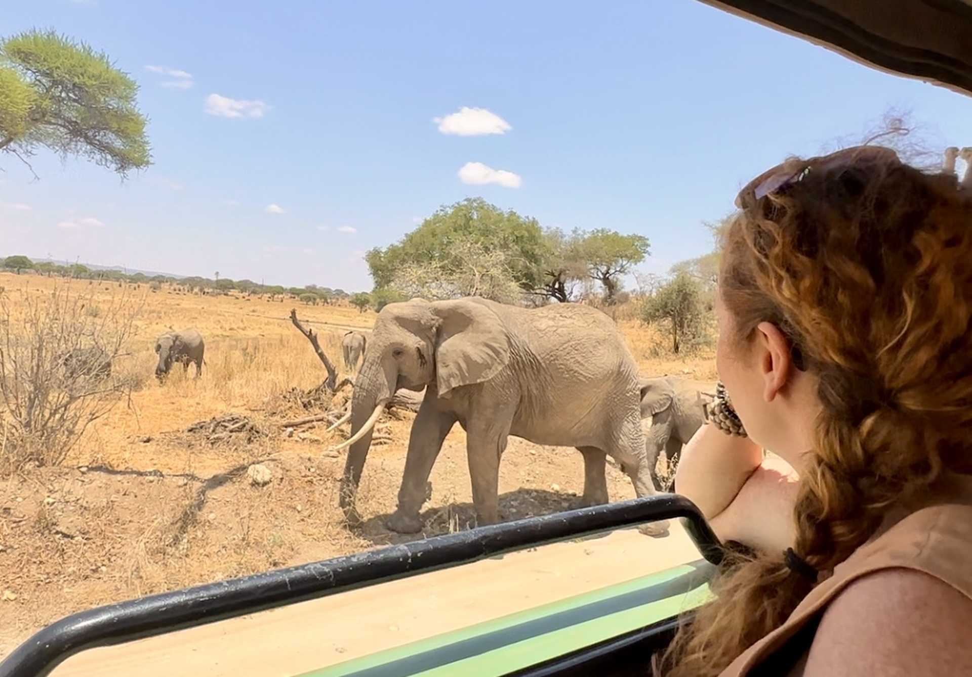 Rosa, une voyageuse lors d'un safari en Tanzanie