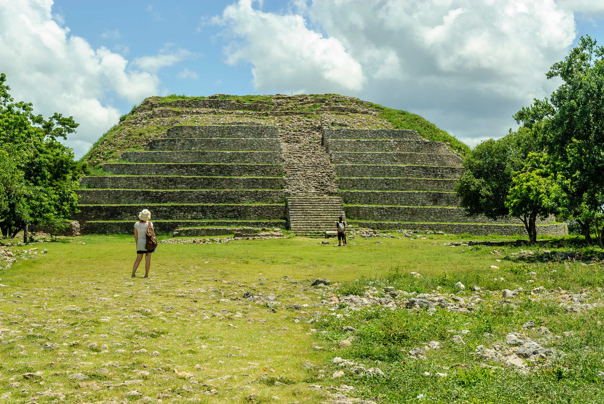 Ruines de la pyramide Kinich Kakmo au Mexique