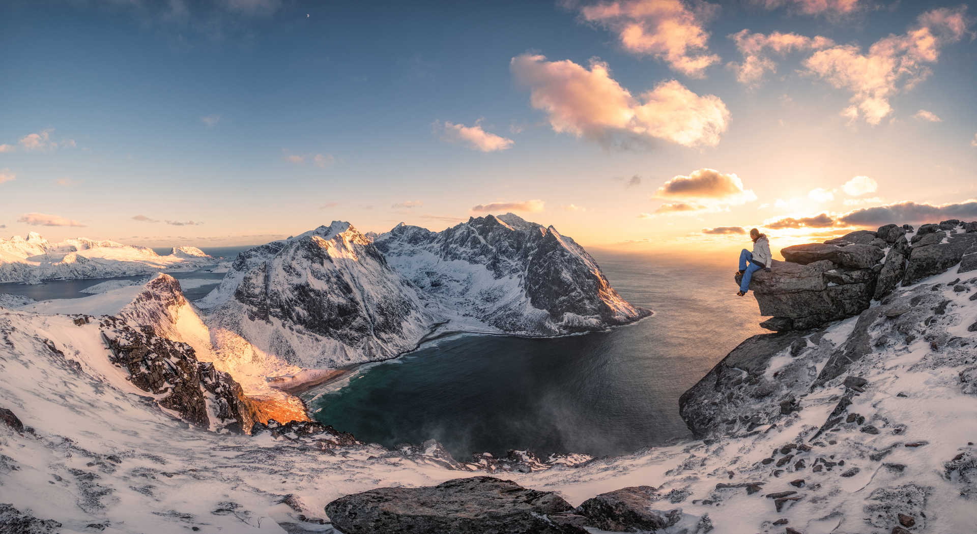 Sommet des îles Lofoten en Norvège l'hiver