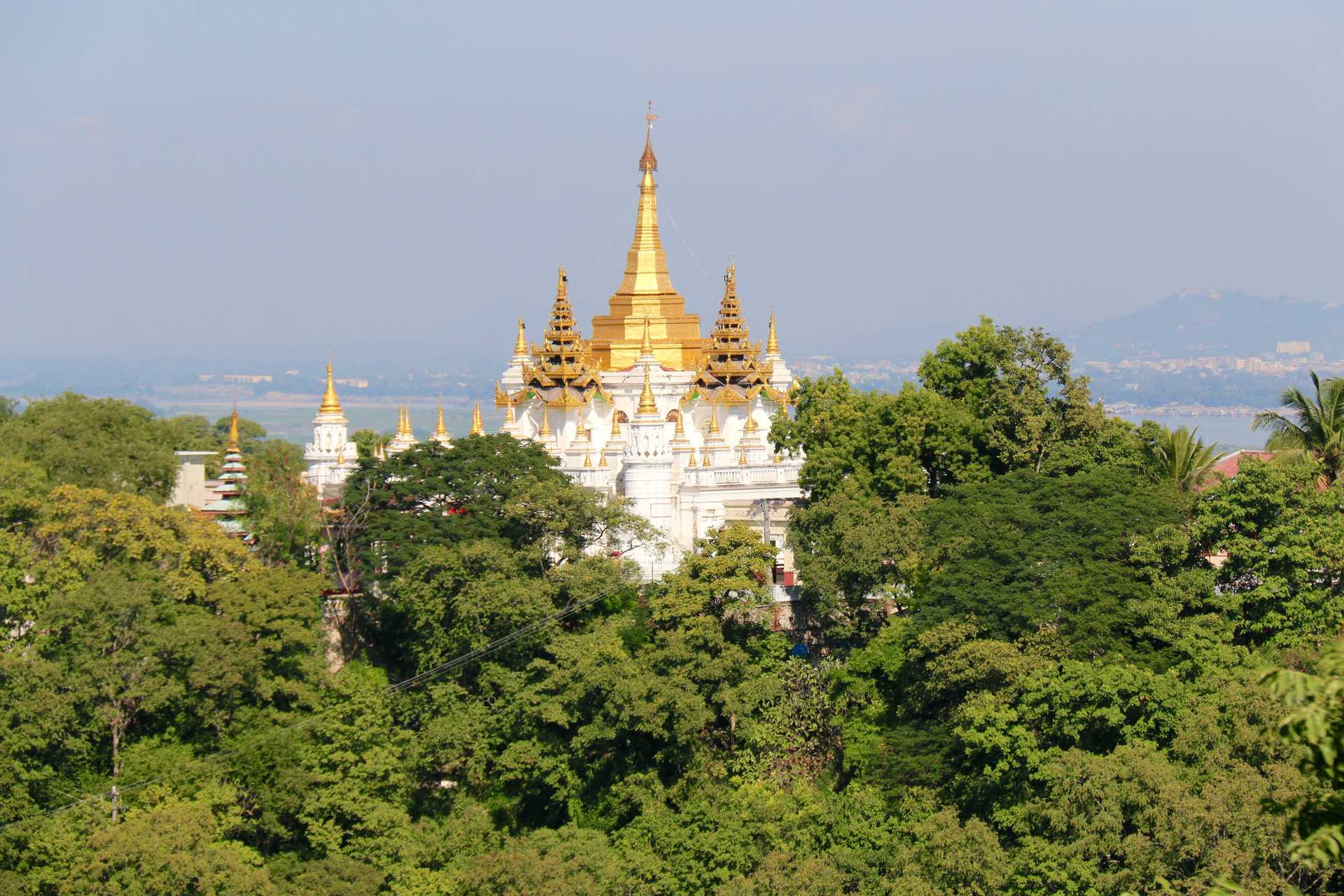 Temple sur la colline de Sagaing