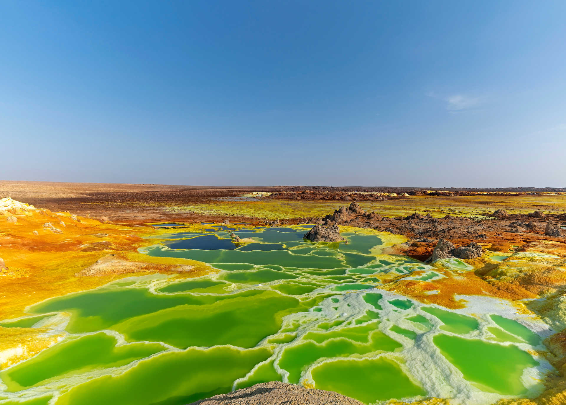 Terrasses colorés du volcan Dallol dans la dépression de Danakil en Éthiopie © Janos Terrasses colorés du volcan Dallol dans la dépression de Danakil en Éthiopie