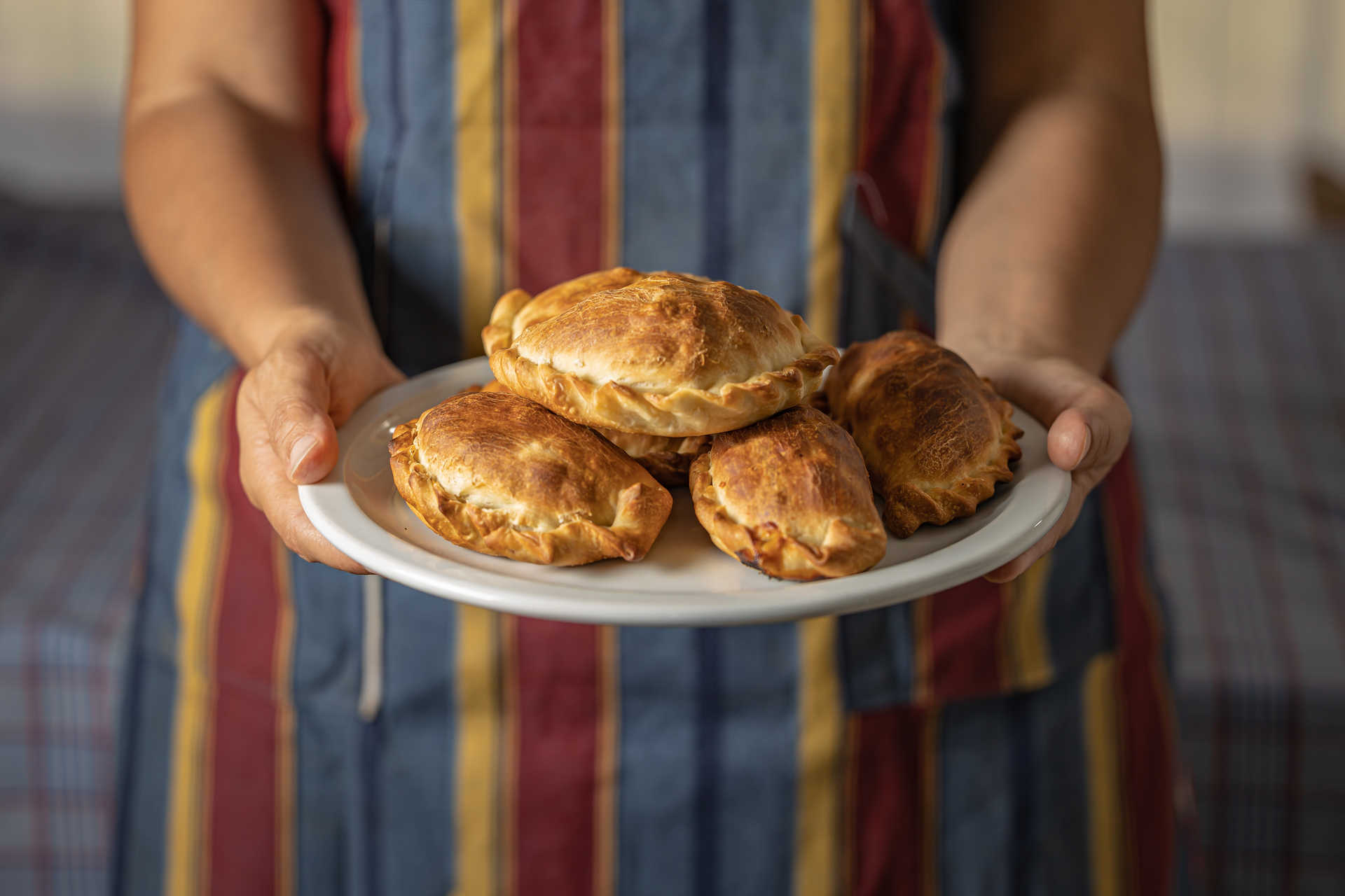 une assiette d'empanadas