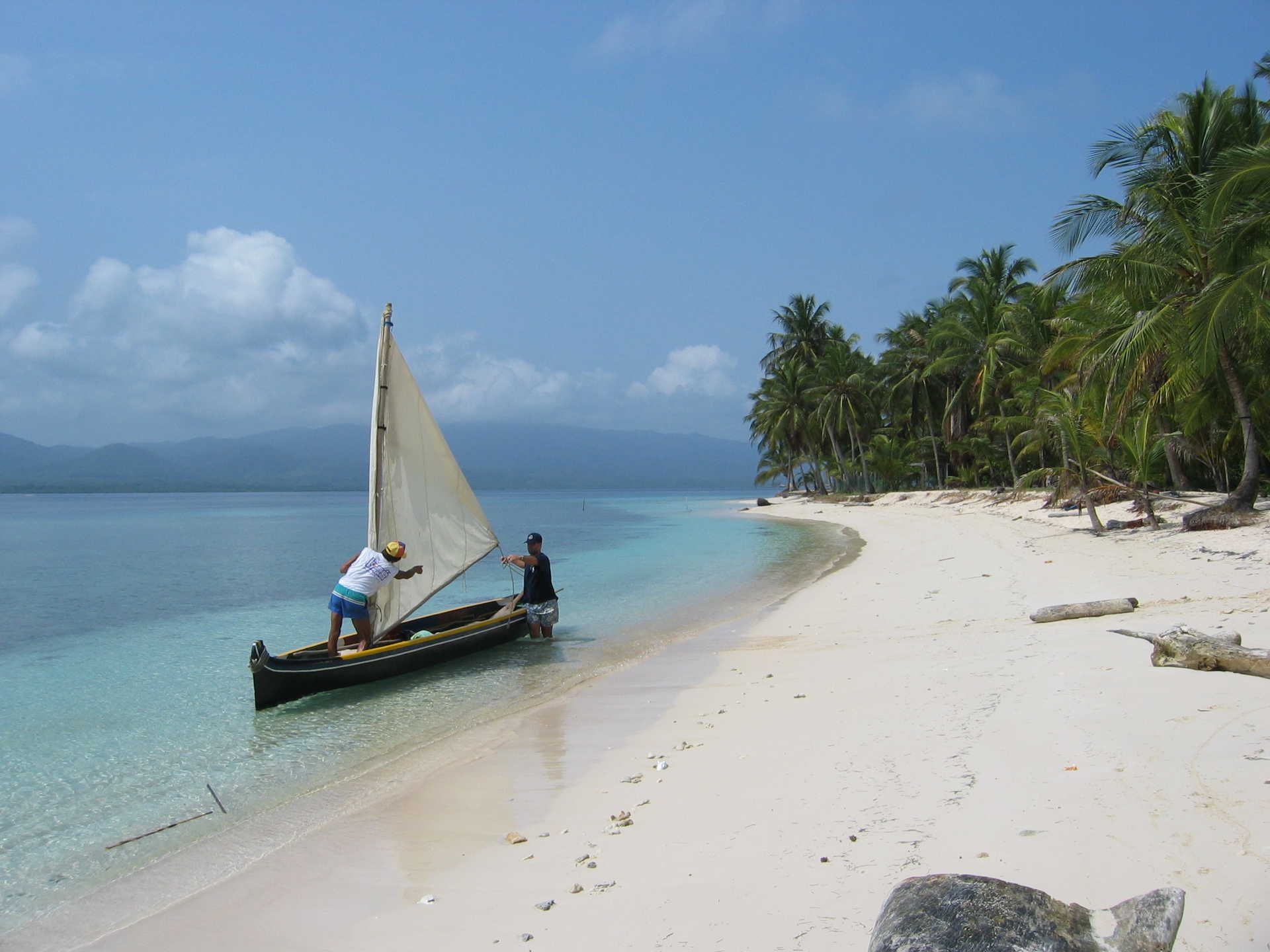 voilier au bord des Îles San Blas Archipel au Panama