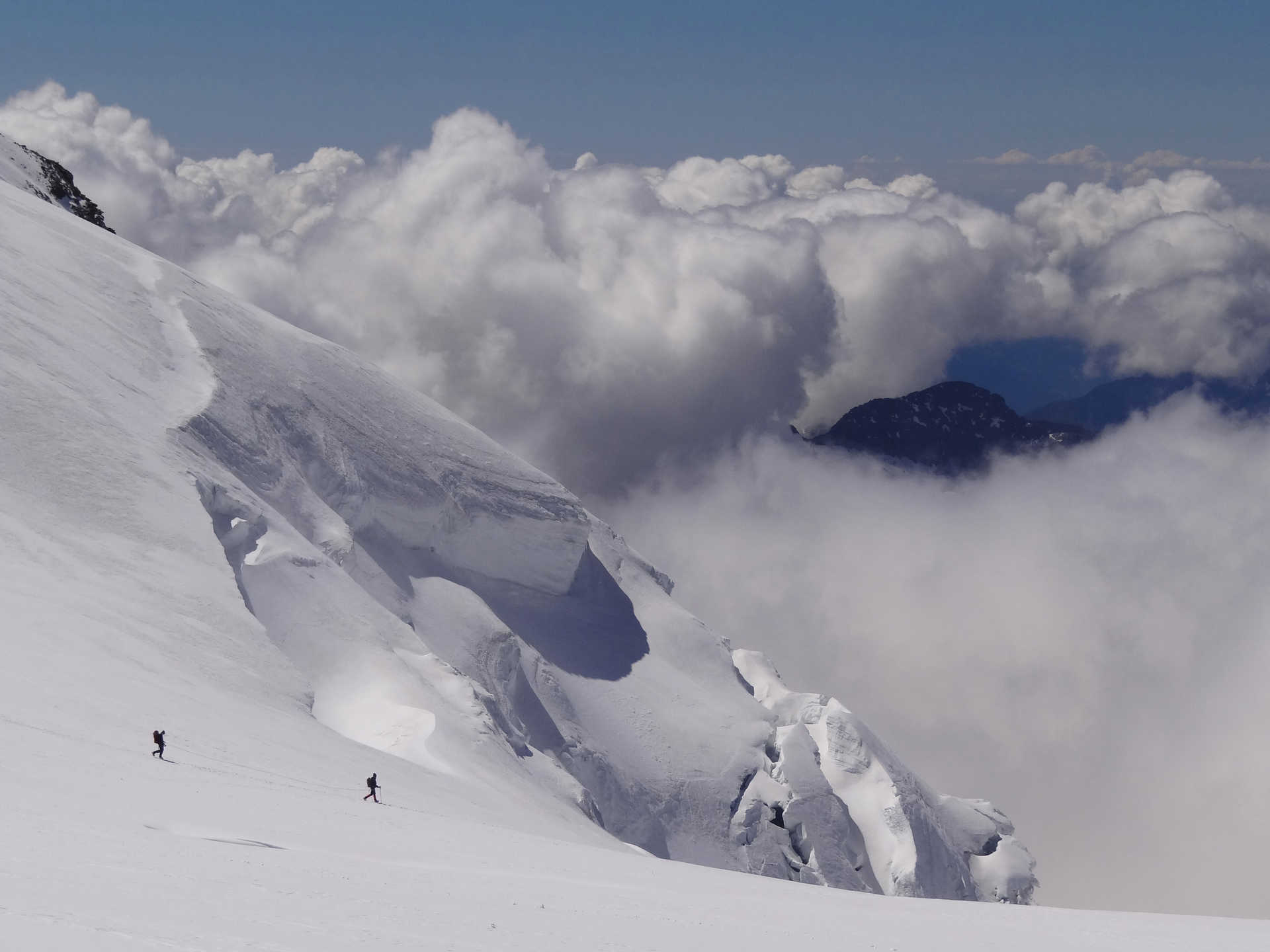 Vue face à la Pyramide Vincent 4215 m © Adobe Stock Vue face à la Pyramide Vincent 4215 m