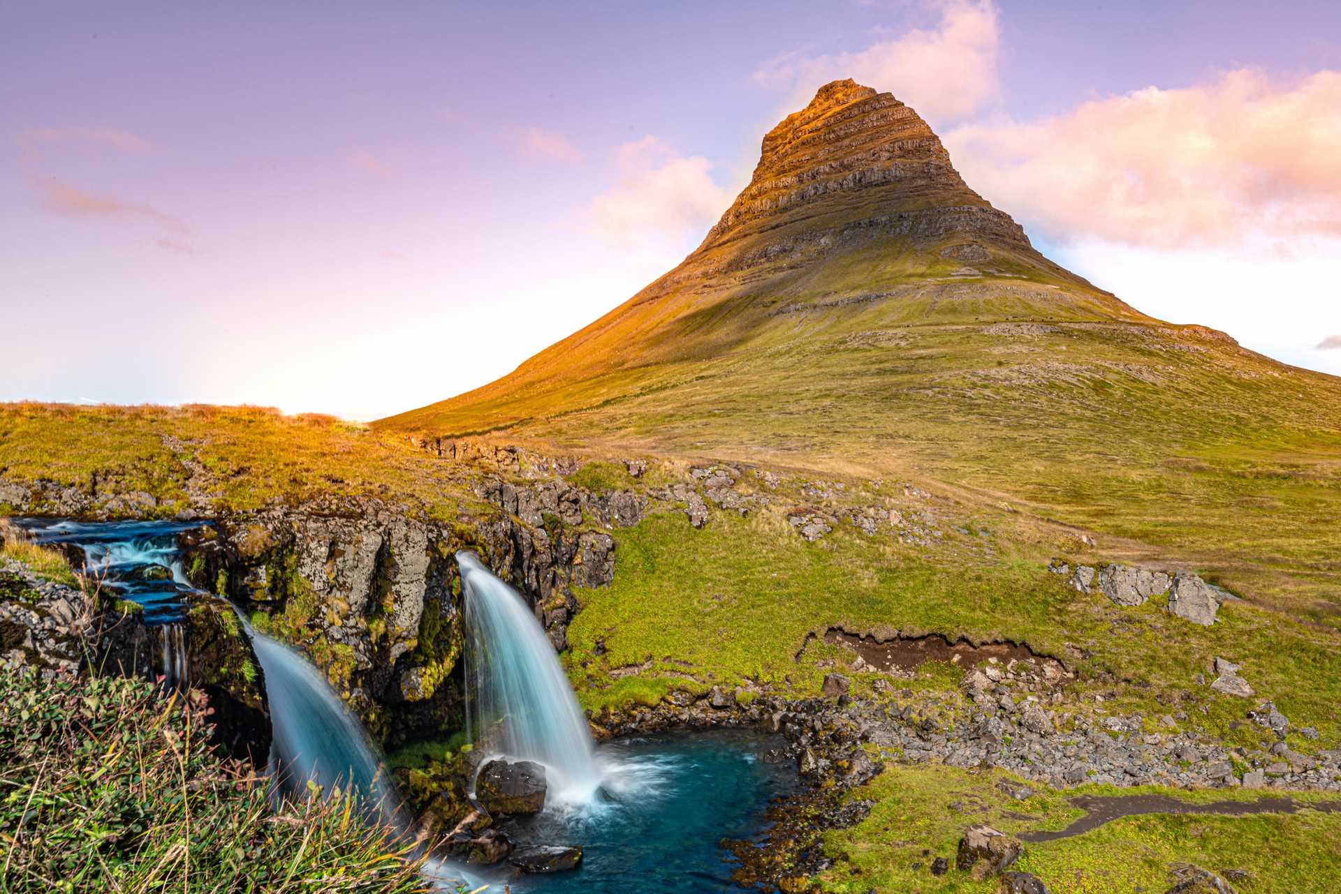 Vue sur Kirkjufellsfossar, en été