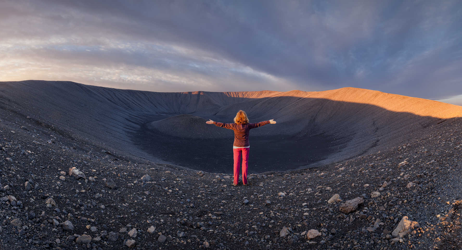 Au sommet du cratère de Myvatn © Rasica Au sommet du cratère de Myvatn en Islande