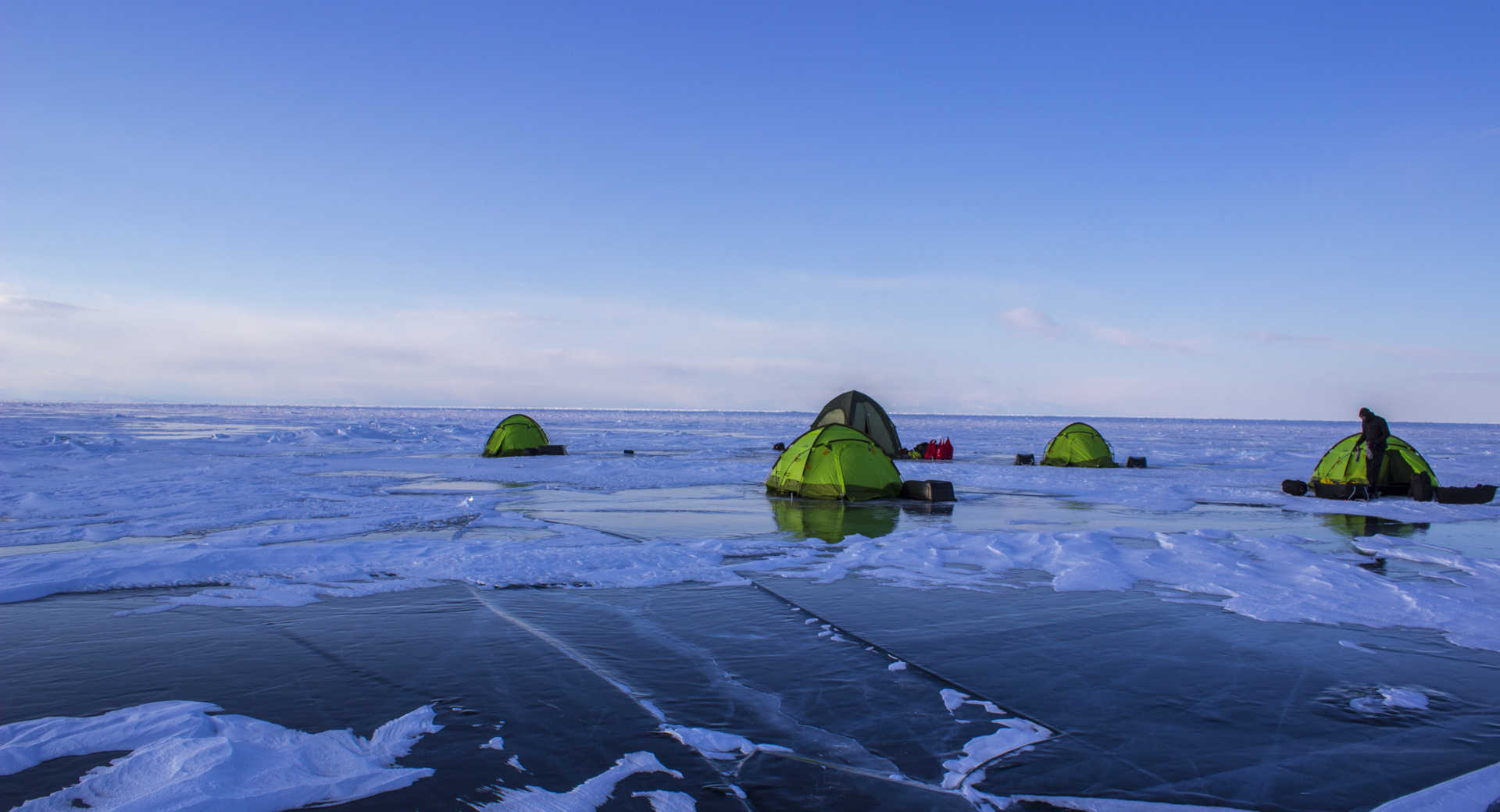 Sur Les Glaces Du Baïkal Russie 66 Nord