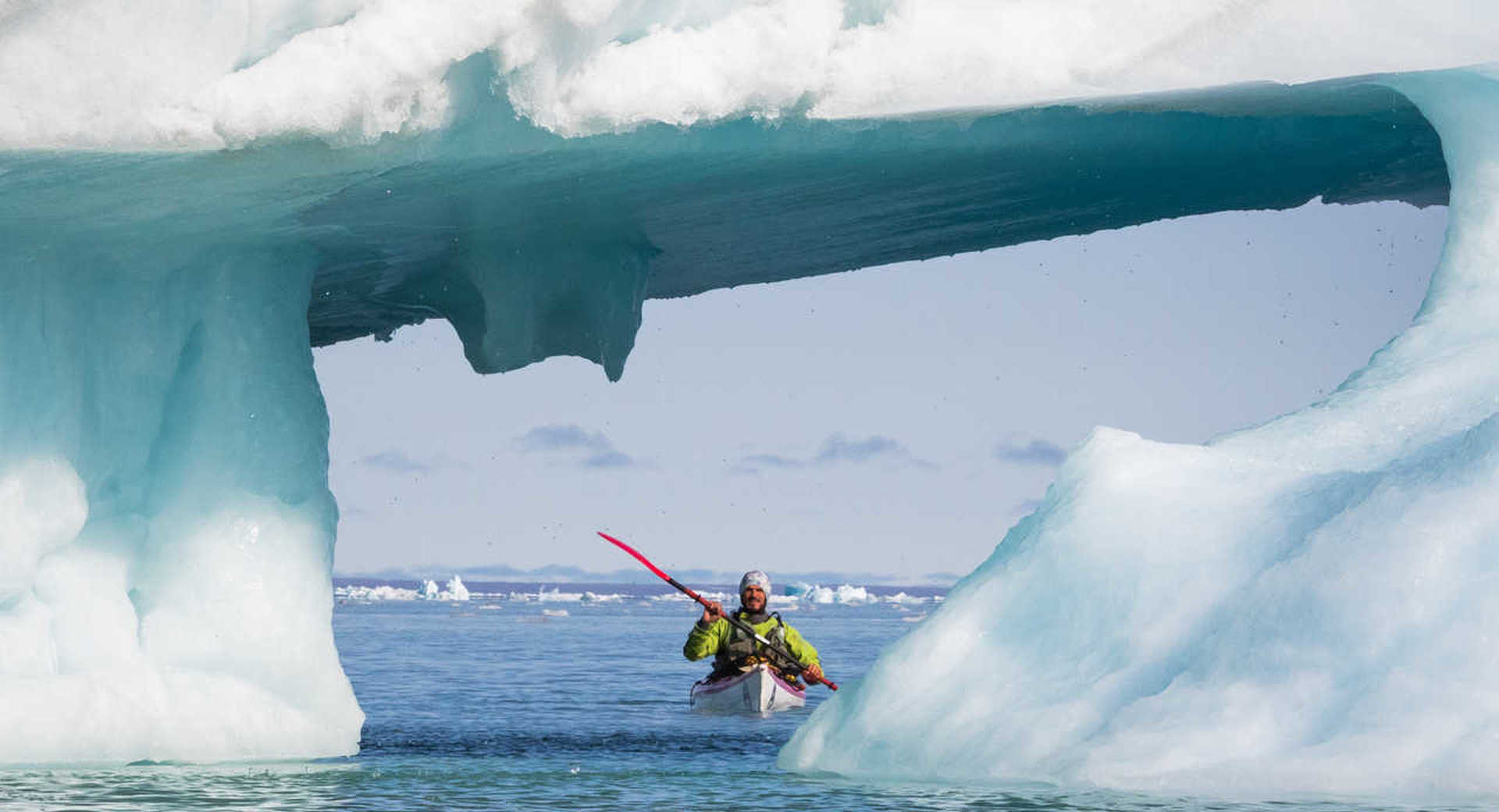 Guide arctique en kayak de mer au Spitzberg