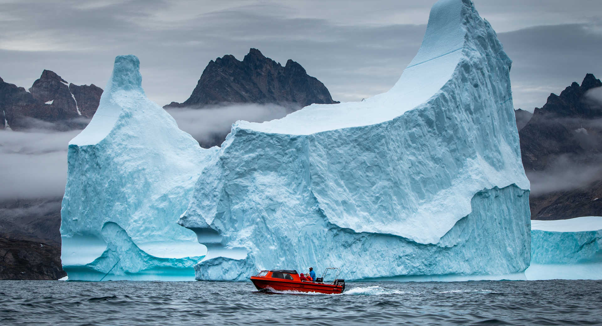 iceberg bleu géant au Groenland - © Visit Greenland iceberg bleu géant au Groenland