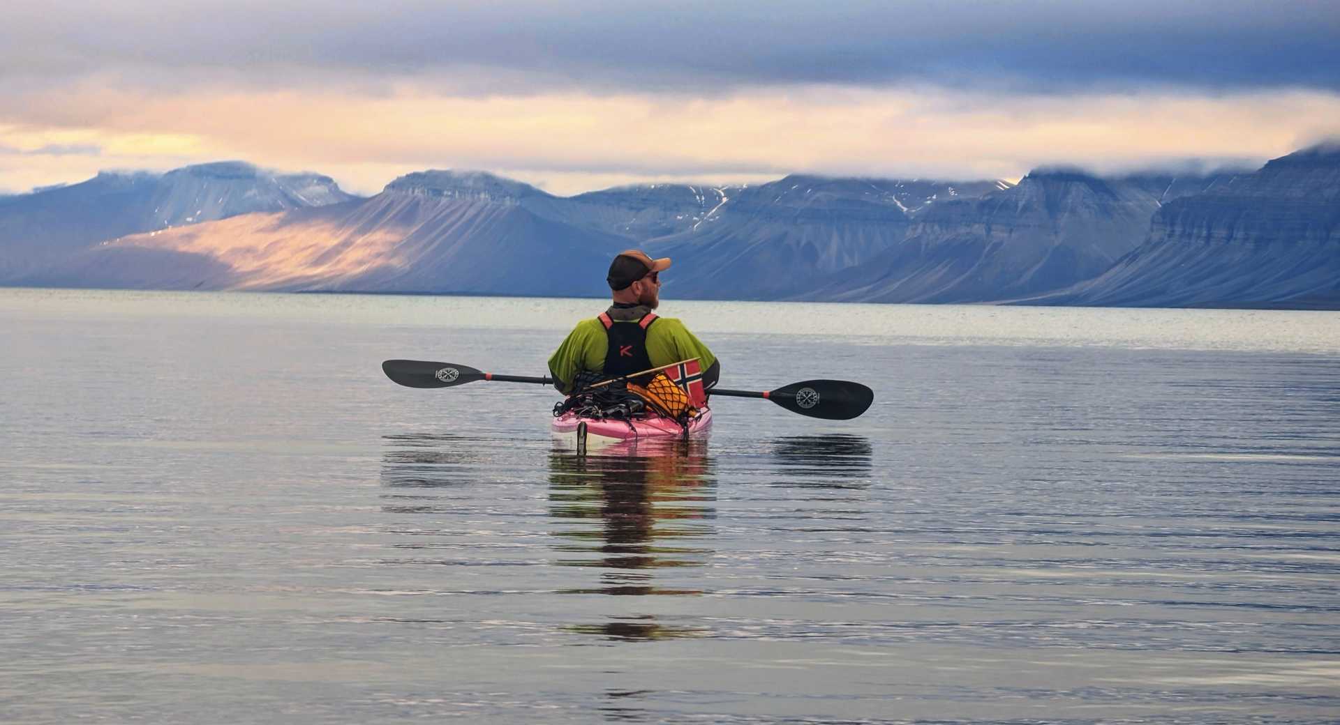 Kayak au Spitzberg Titouan guide © Banhegyi Titouan Kayak au Spitzberg Titouan guide