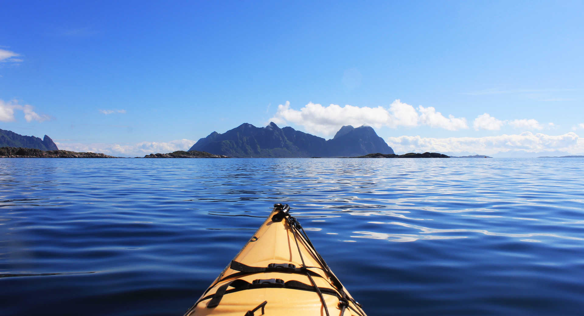 Kayak dans les îles du Nord de la Norvège