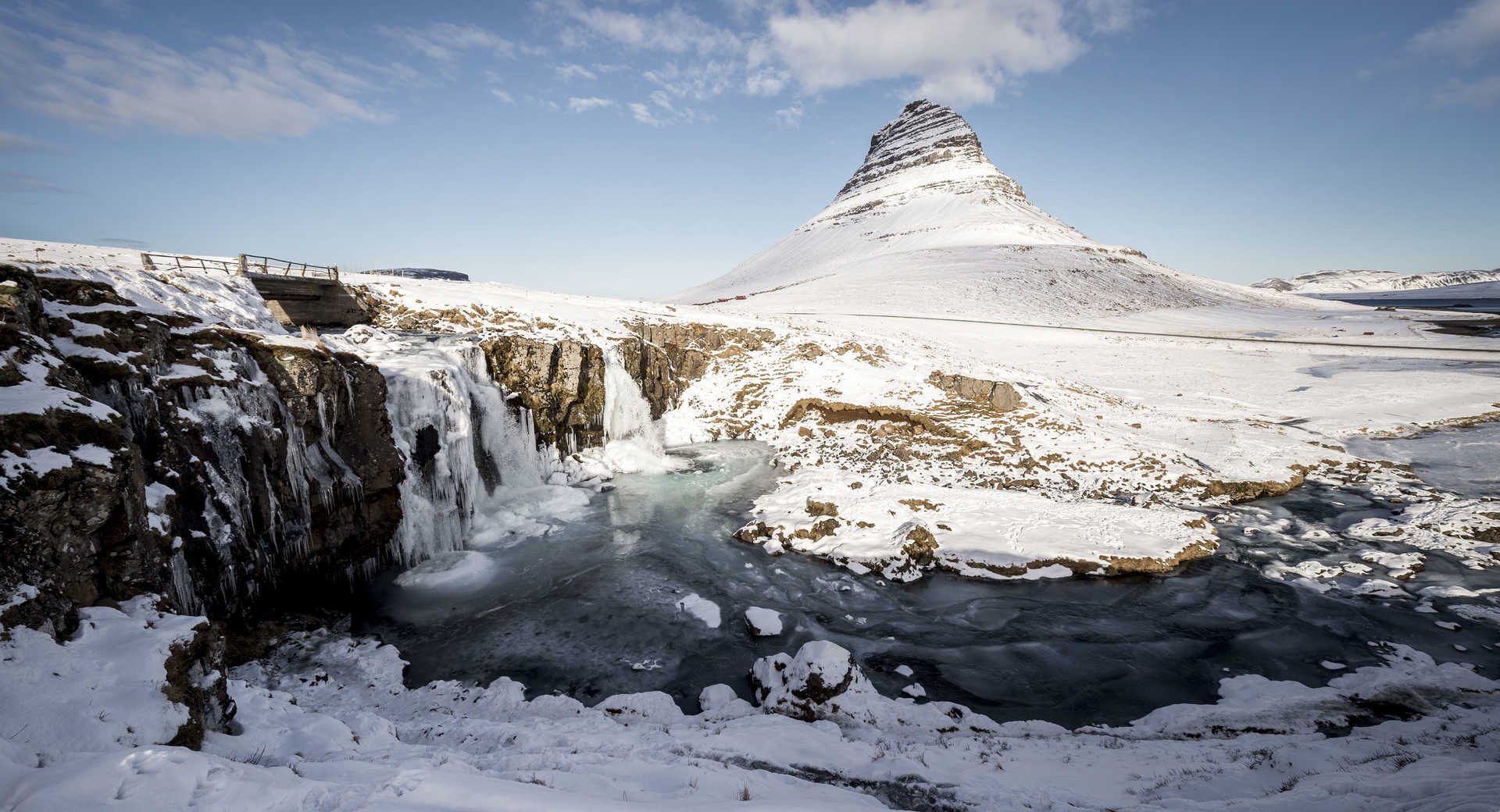 Kirkjufell et sa cascade péninsule de Snæfellsnes