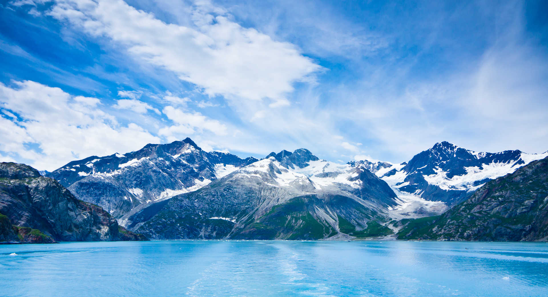 Montagnes de Glacier Bay en Alaska