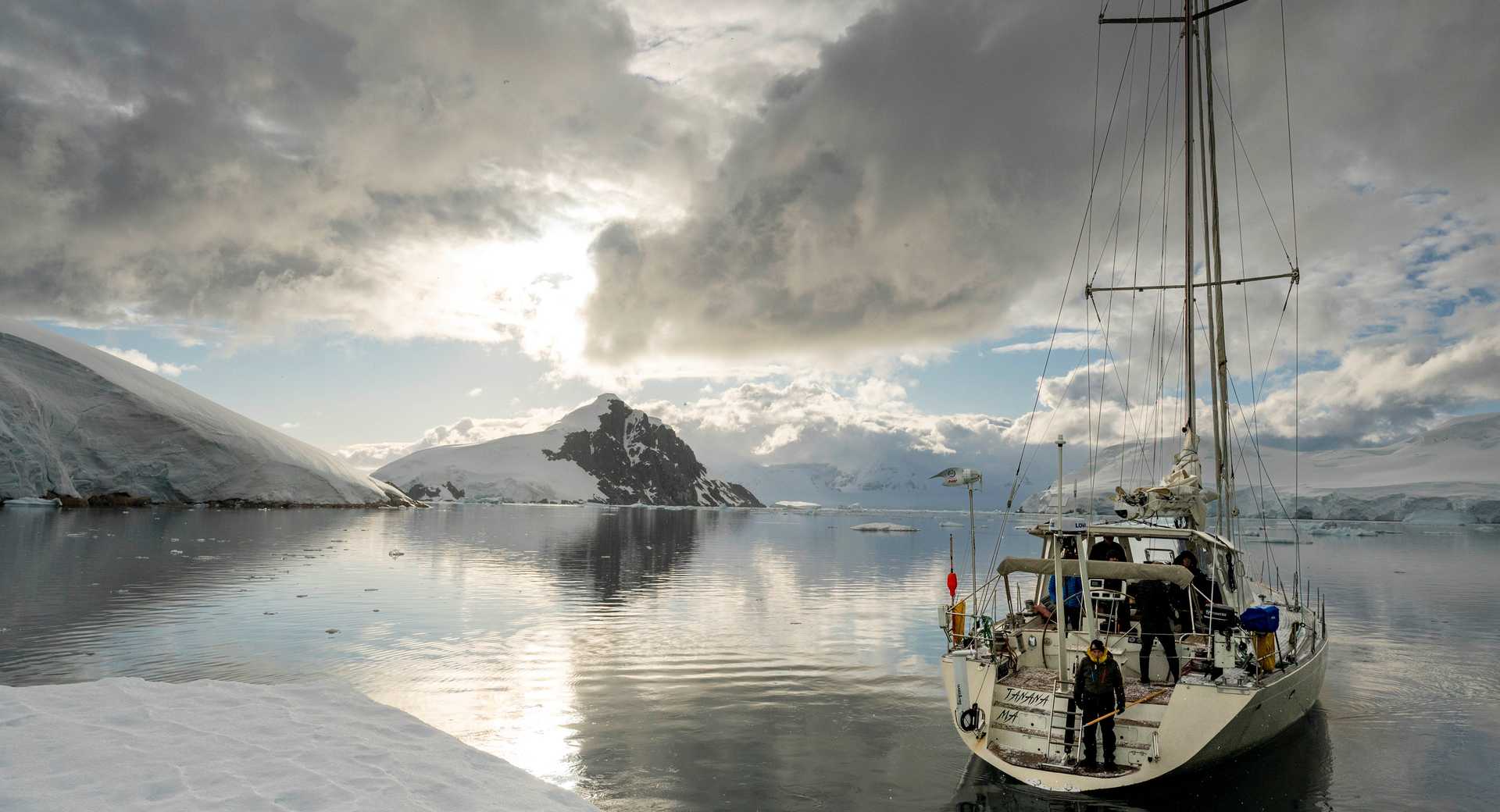 Mouillage péninsule Antarctique - Tanana Expedition